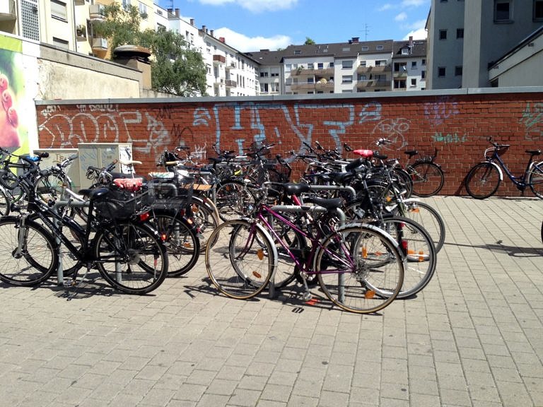 Tobias Wolbring receives Robert K. Merton Award from the International Network of Analytical Sociology (INAS) for an article about the “Broken Windows” theory